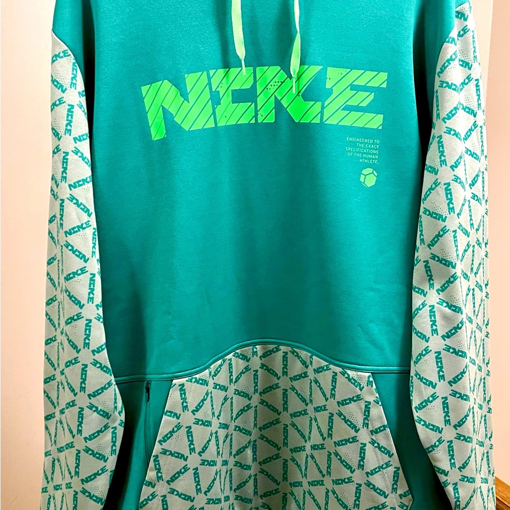 Nike Therma-Fit pullover - Picture 3 of 5